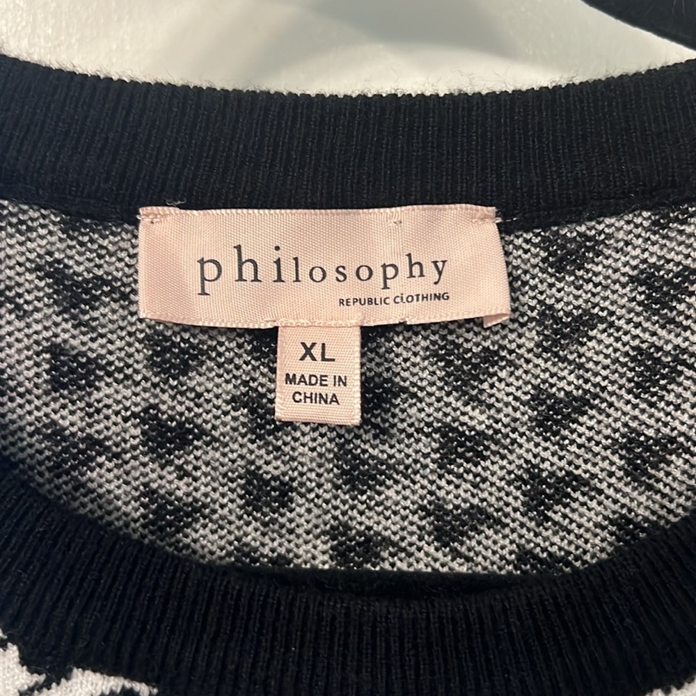 Sweaters - Picture 5 of 8